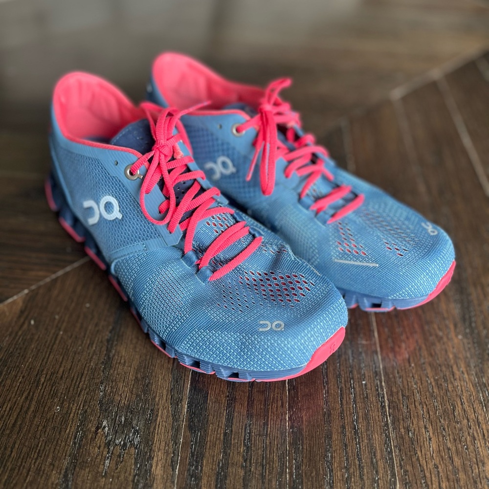 On Cloud Running Shoes Gem